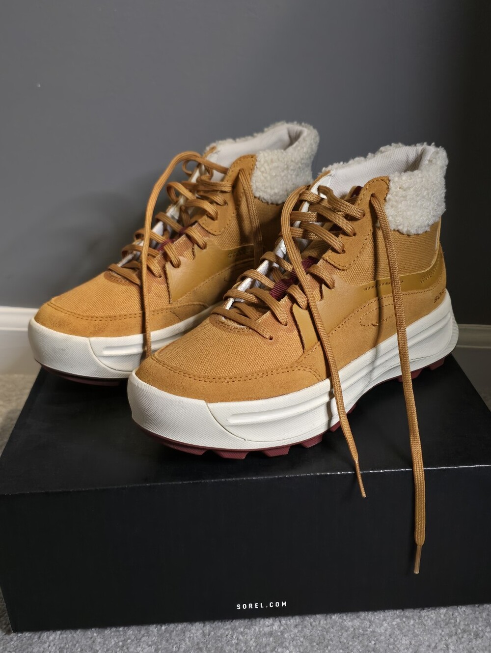 Sorel X CALIA ONA Women's tan Sherpa-Trim Platform Sneaker Boot 6.5
